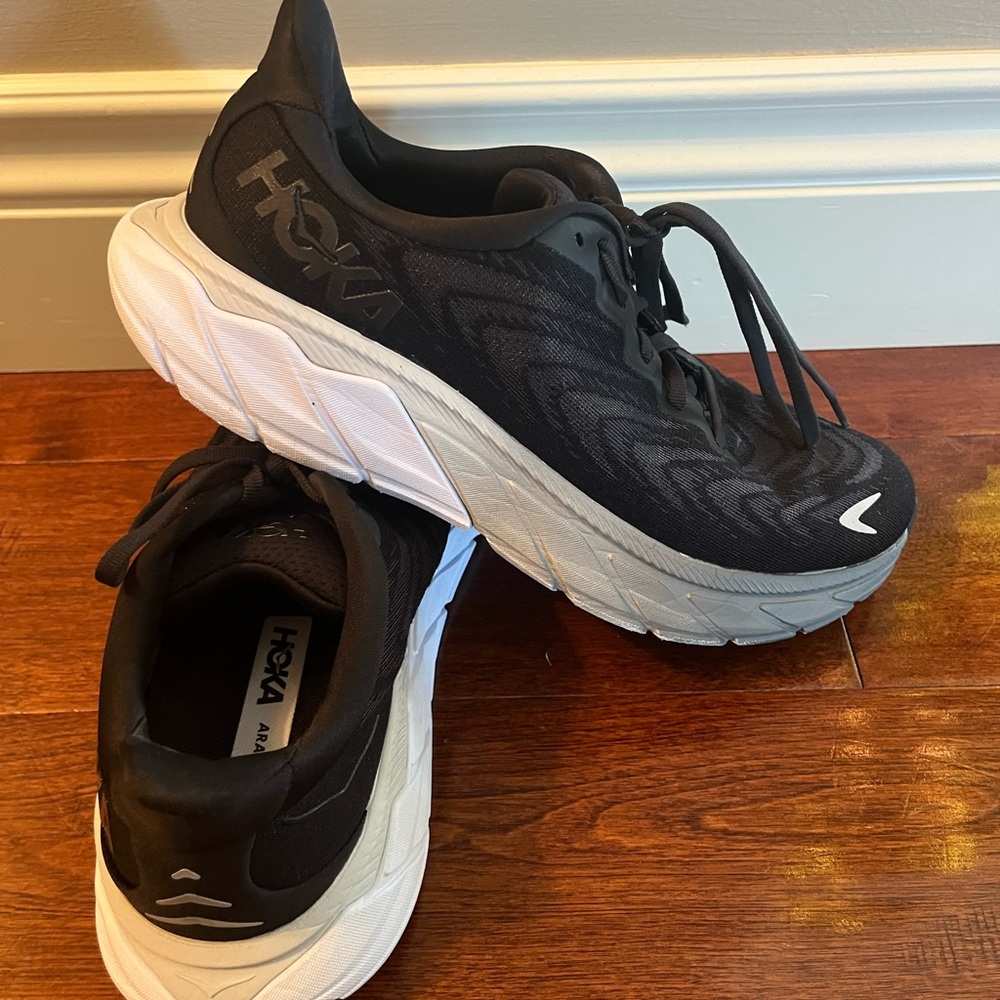 Hoka Arahi 6, size 9